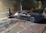 Λαμπάδιασε Tesla στην Αθήνα – Δεν έπαθε τίποτα η μπαταρία (αποκλειστικές εικόνες)