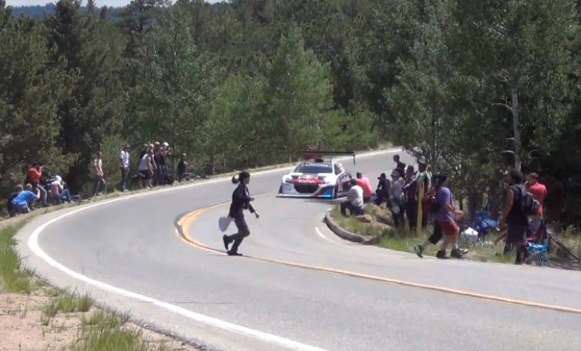 Pikes Peak: Τύχη βουνό για Loeb και… θεατές