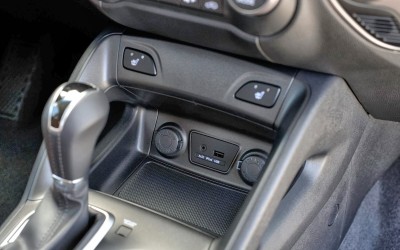 Η Hyundai αντικαθιστά τους αναπτήρες με θύρες USB