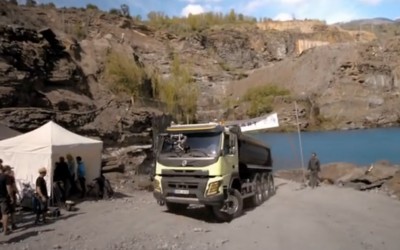 VIDEO: Χάμστερ οδηγεί 15-τονο φορτηγό