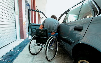 Απαλλάσσονται από τα τέλη κυκλοφορίας οι ανάπηροι
