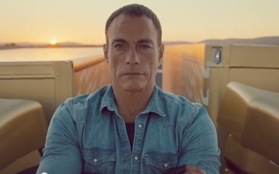 O Jean-Claude Van Damme κάνει split (ακόμα)