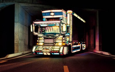 Decotora: Art on Truck