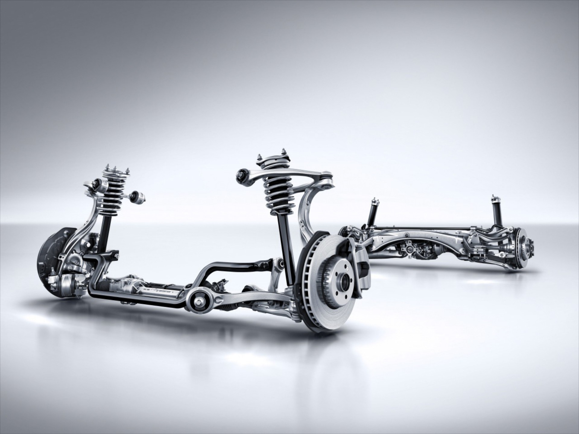 Τέσσερις πλατφόρμες για όλα τα επιβατικά Mercedes-Benz

