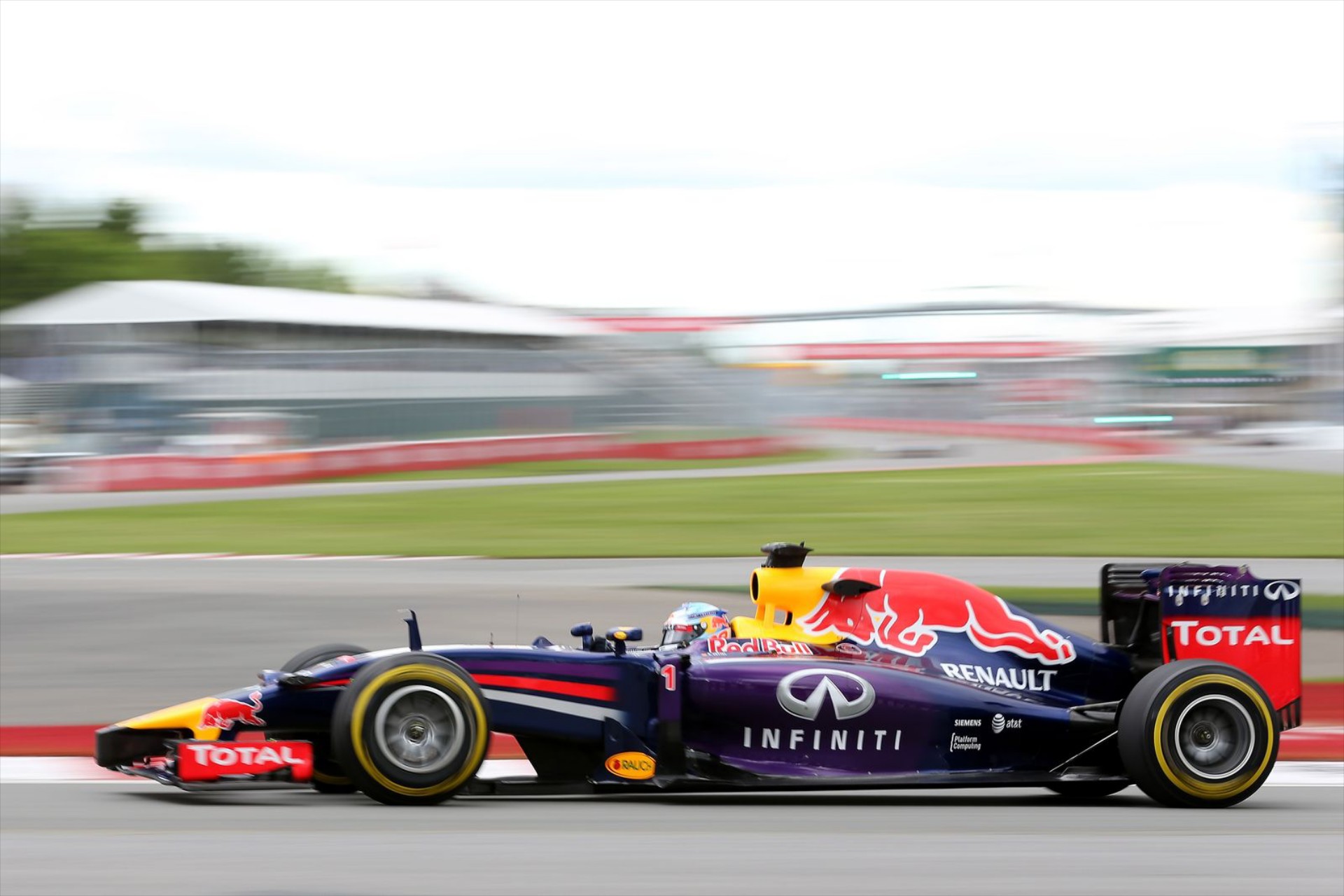 H Red Bull Racing θα παραμείνει με την Renault
