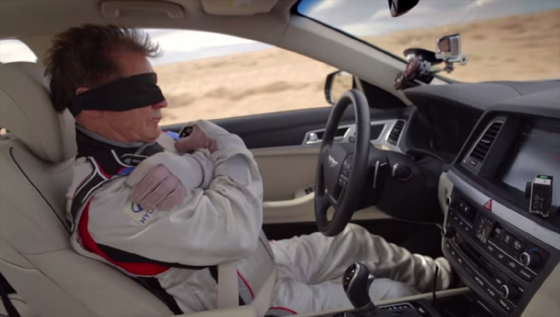 Video: Hyundai Genesis χωρίς οδηγούς