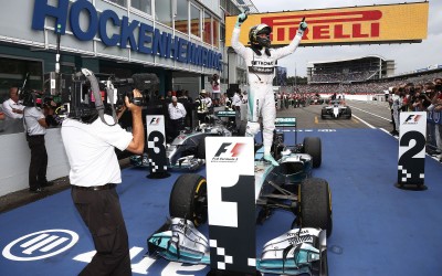 Video: Πώς να πάρεις μια συνέντευξη από τον Hamilton