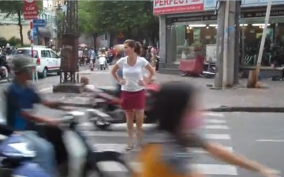 Video: Πώς περνάς το δρόμο στο Βιετνάμ
