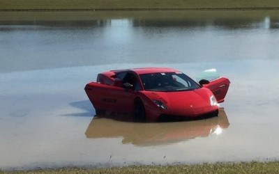 2.000+PS Lamborghini καταλήγει στη λίμνη