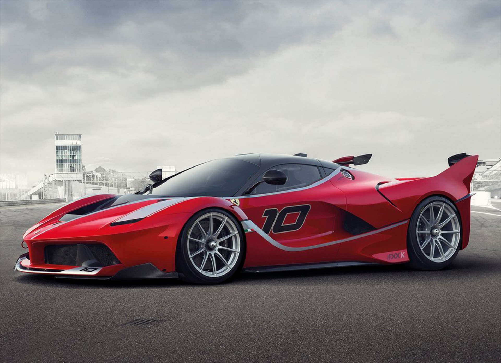 O S.Vettel στο τιμόνι μιας Ferrari FXX K (VIDEO)