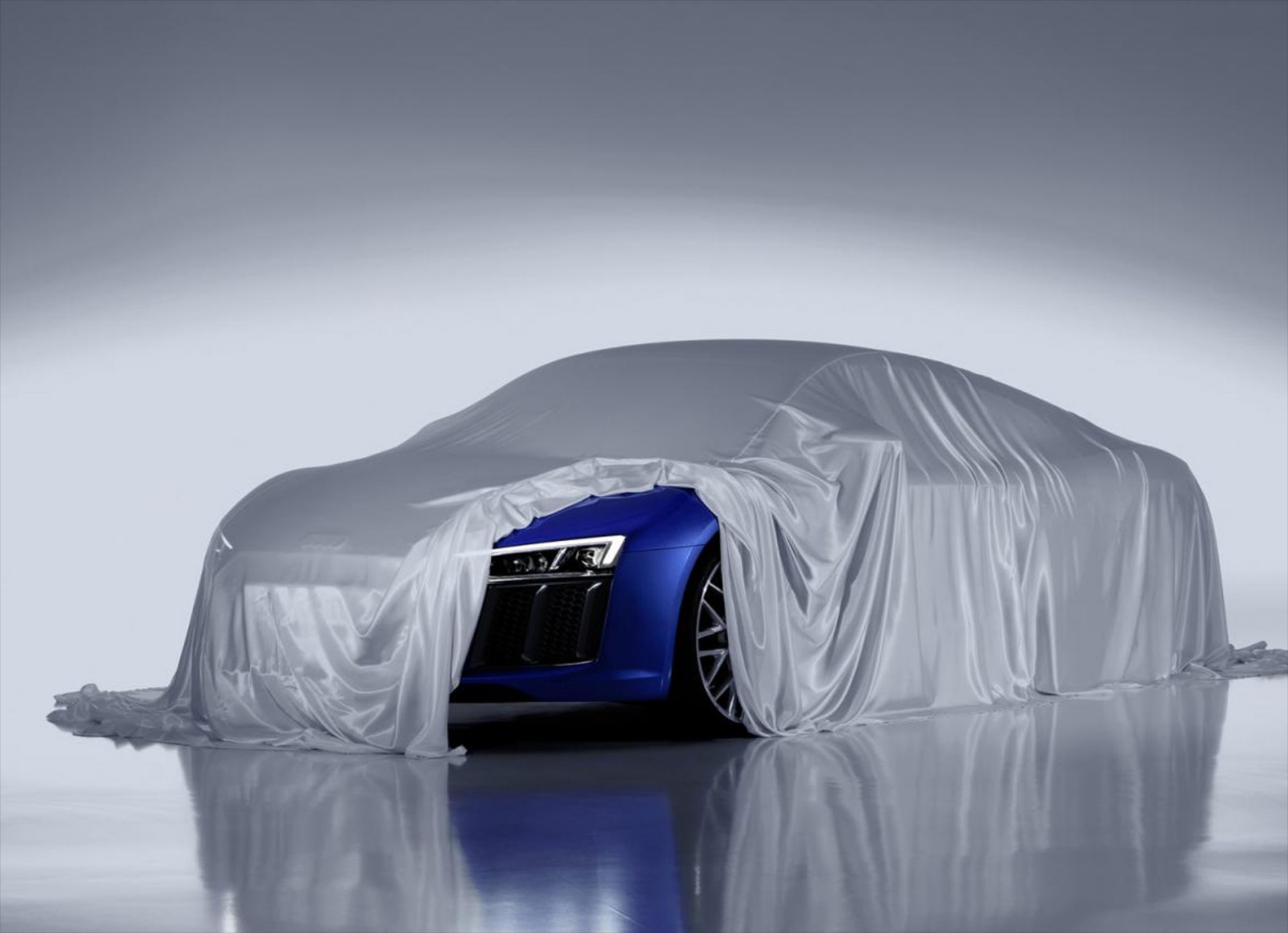 To νέο Audi R8 στα χέρια ενός έμπειρου οδηγού (VIDEO)