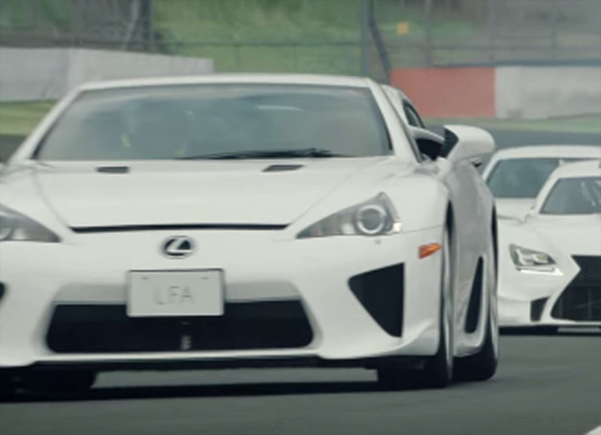 Ποια Lexus «χορεύουν» στην πίστα; (VIDEO)