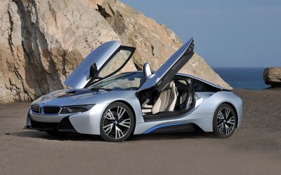 BMW i5 με butterfly πόρτες (;)