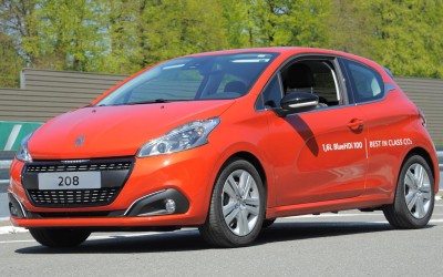 Peugeot 208 με 2 lt/ 100 km