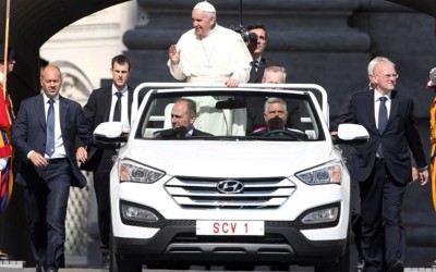 Μοναδικό Hyundai Santa Fe για τον Πάπα