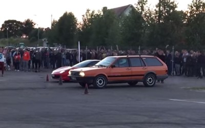 Passat diesel «τσαγιάζει» Ferrari 458 Italia (VIDEO)