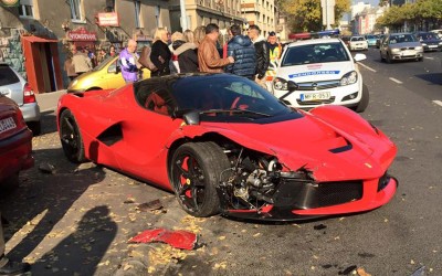 Τρακάρει τη φρεσκοαγορασμένη του LaFerrari