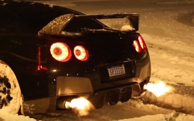 Ένα GT-R «παίζει» στο χιόνι (VIDEO)