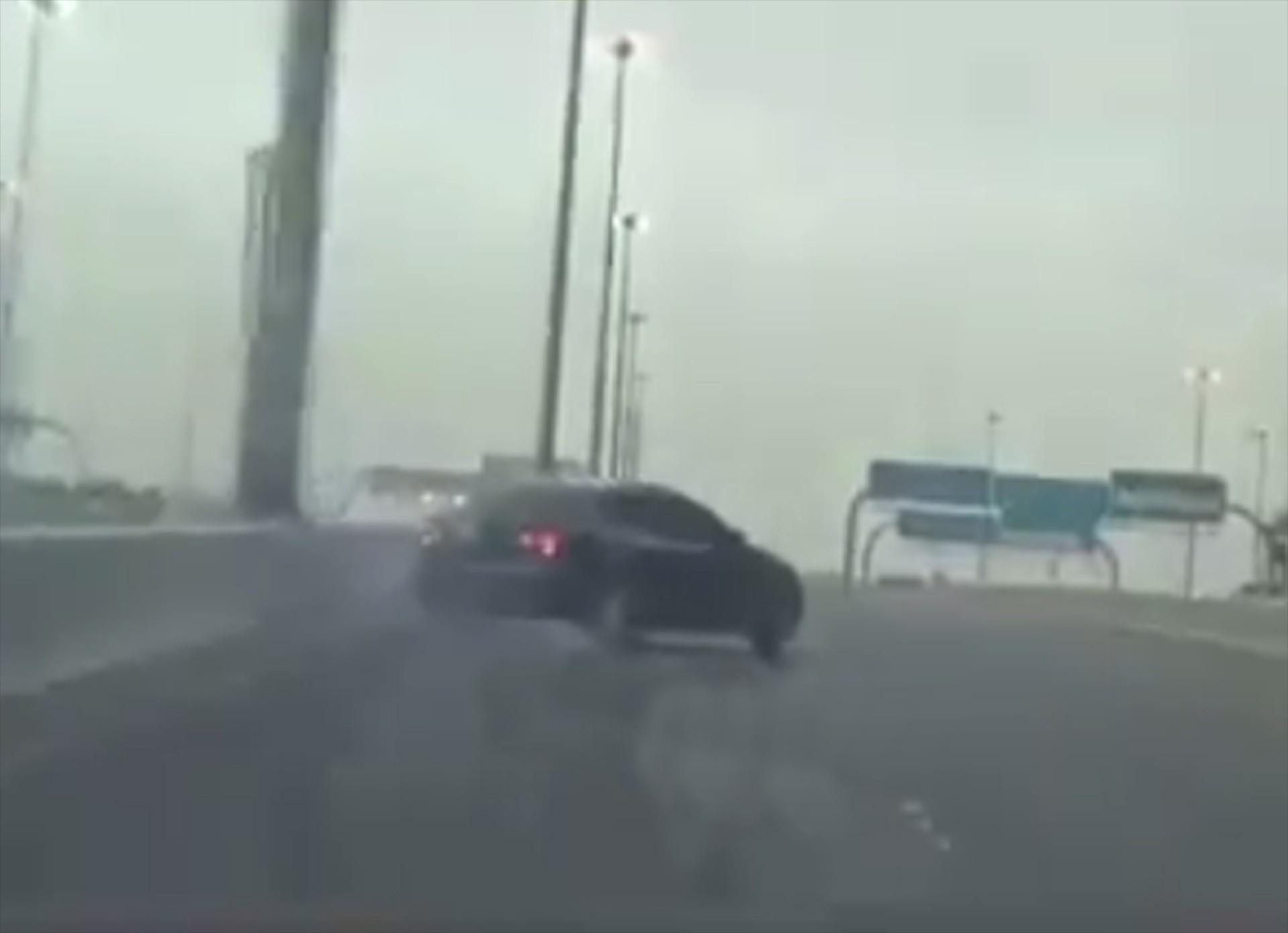 Ένας «τρελάρας» στην εθνική οδό… (Video)