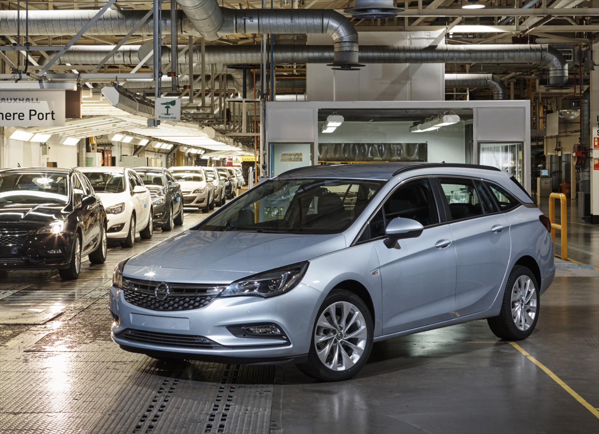 Έναρξη παραγωγής του Astra Sports Tourer