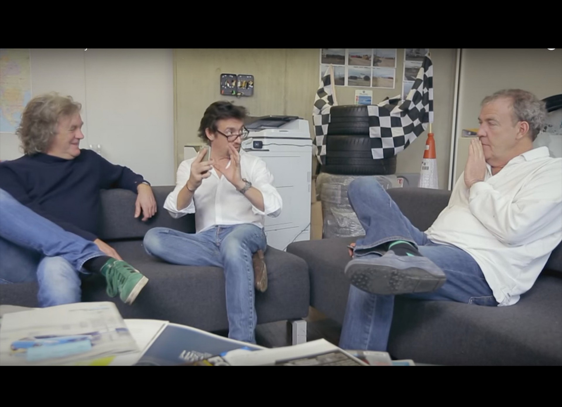 Ψάχνοντας όνομα για την εκπομπή τους (video)