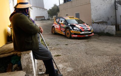 Ράλλυ Ακρόπολις: 82 πληρώματα εκκινούν από το μνημείο του Λεωνίδα