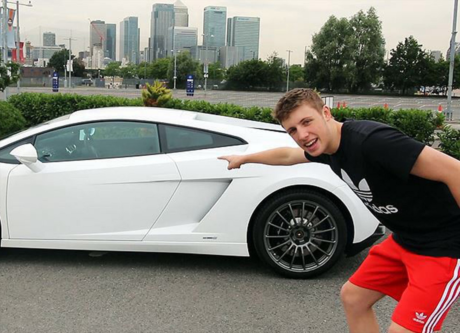 Έχασε το «φρέσκο» δίπλωμά του σε 1 ώρα