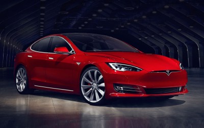 Tesla: Ζητάει 3.250$ για να «ξεκλειδώσει» την έξτρα αυτονομία