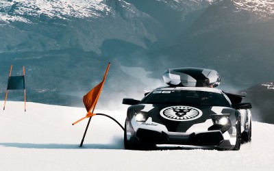 Με μια Lamborghini στα χιονισμένα βουνά (video)
