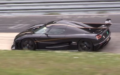 Η Koenigsegg One:1 «ακονίζει» τα νύχια της (video)