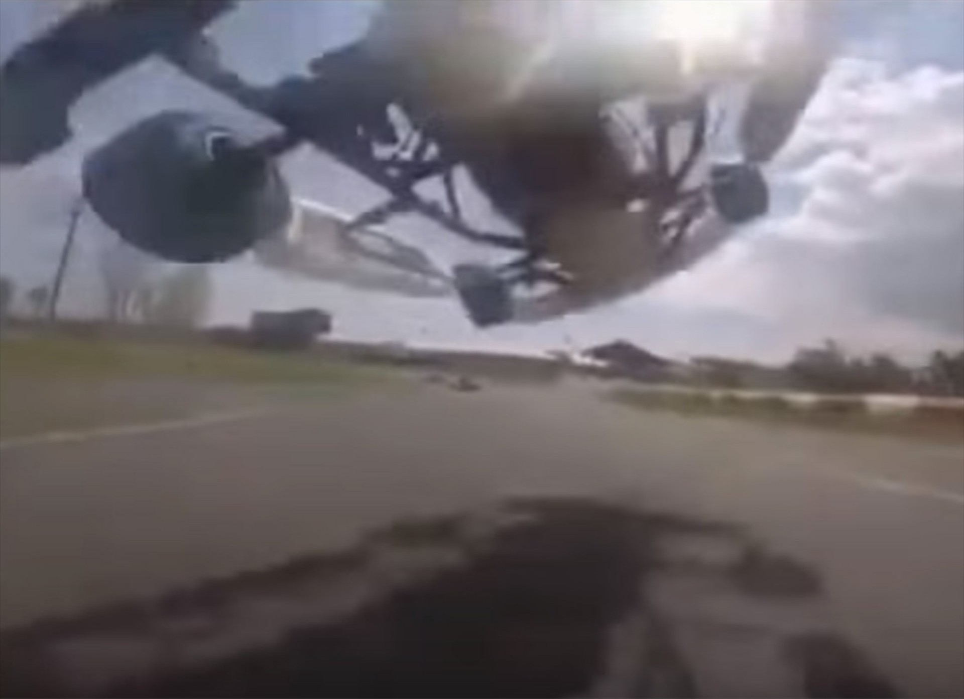 Η καλύτερη προσπέραση που έχουμε δει με κάρτ (video)