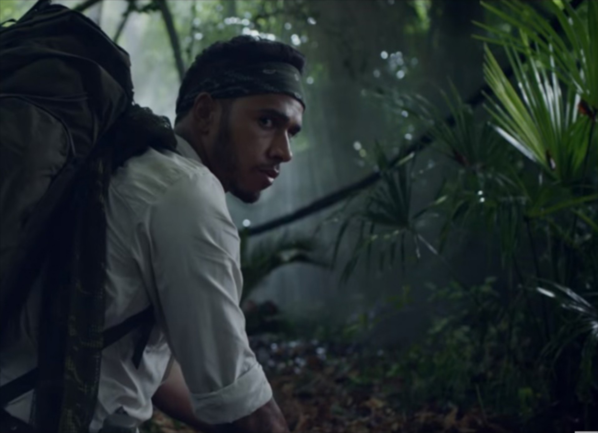 Ο Hamilton ψάχνει την AMG GT R στην «Πράσινη Κόλαση» (video)