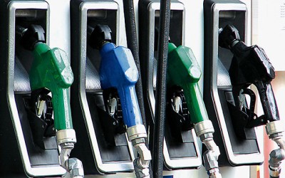 Με πειραγμένες αντλίες ένα στα τρία «βενζινάδικα»