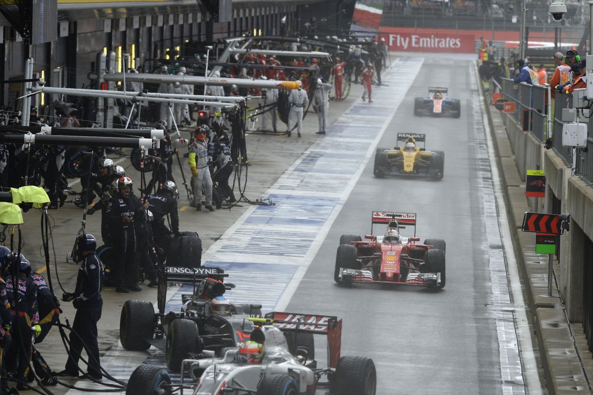 F1: Ενδιαφέρεται η Apple να αγοράσει την Formula1;