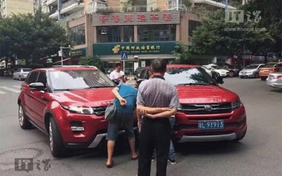 Landwind X7 τρακάρει με Range Rover Evoque