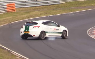 «Καλλιτέχνης» ο οδηγός του Megane RS (video)