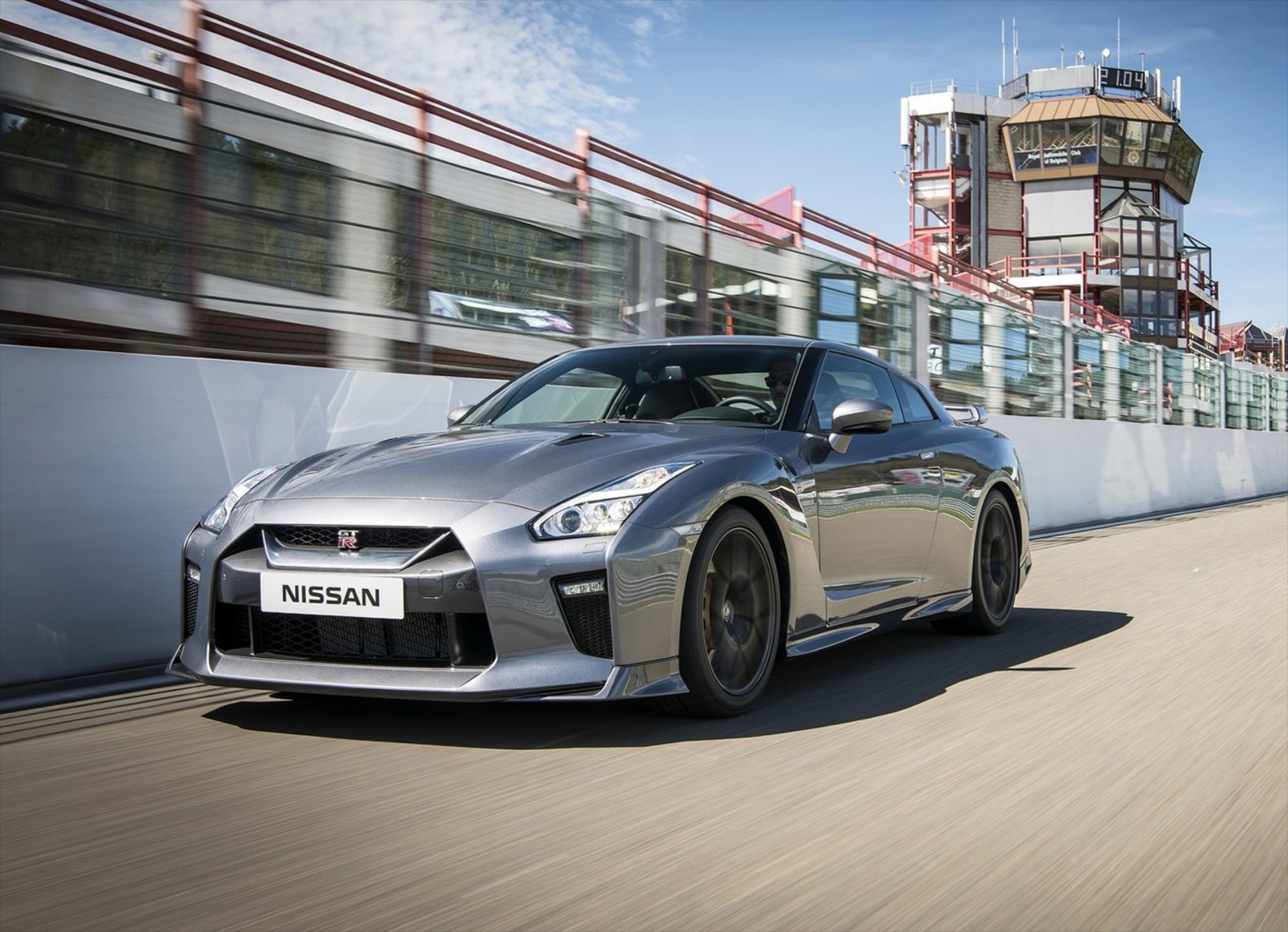 Αγόρασες Nissan GT-R; Δώρο ένα trackday!