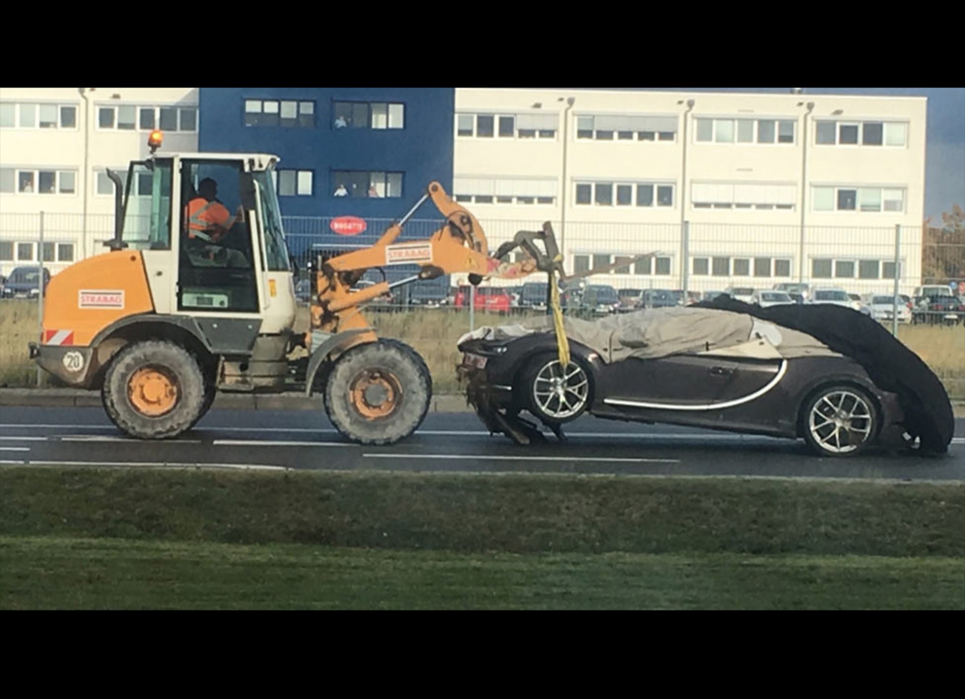 Το 1ο τρακάρισμα της Bugatti Chiron