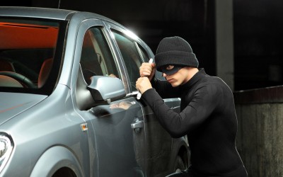 Προσοχή στις κλοπές αυτοκινήτων μέσα στις γιορτές