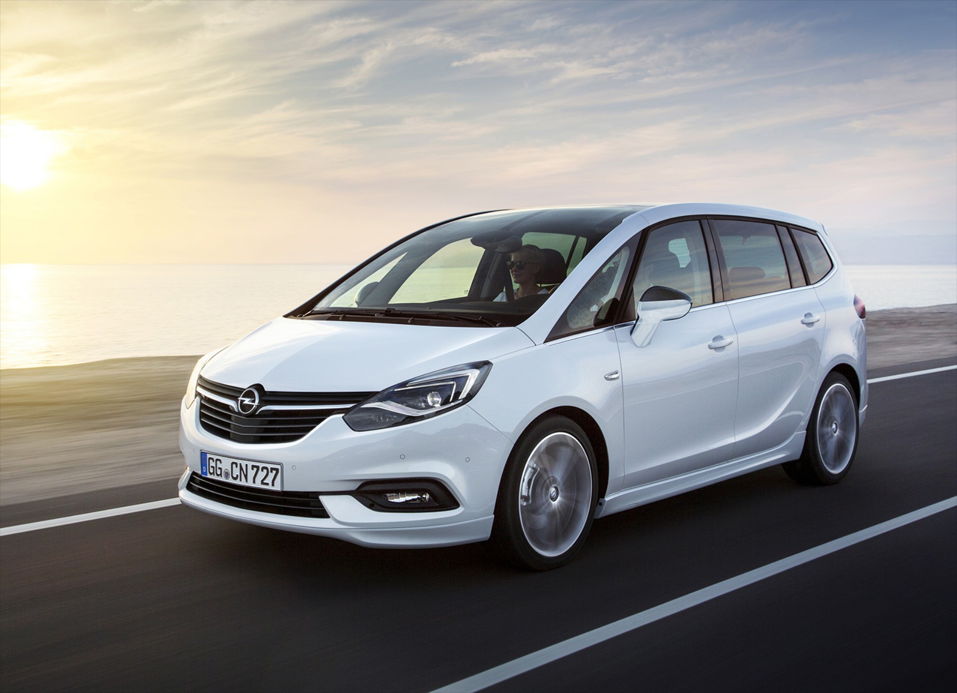 «Μπελάς» η καμπίνα του νέου Opel Zafira (video)