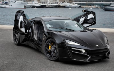 Μια παρέα από Ferrari, McLaren και… Lykan! (video)