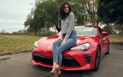 Πώς να κάνεις την κοπέλα σου χαρούμενη; (video)