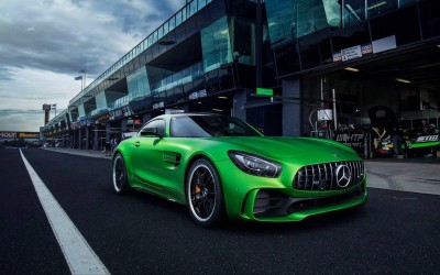 Ρεκόρ στο Bathurst από την Mercedes-AMG GT R (video)
