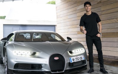Ο Ronaldo εγκρίνει την Bugatti των 1.500 ίππων (vid)