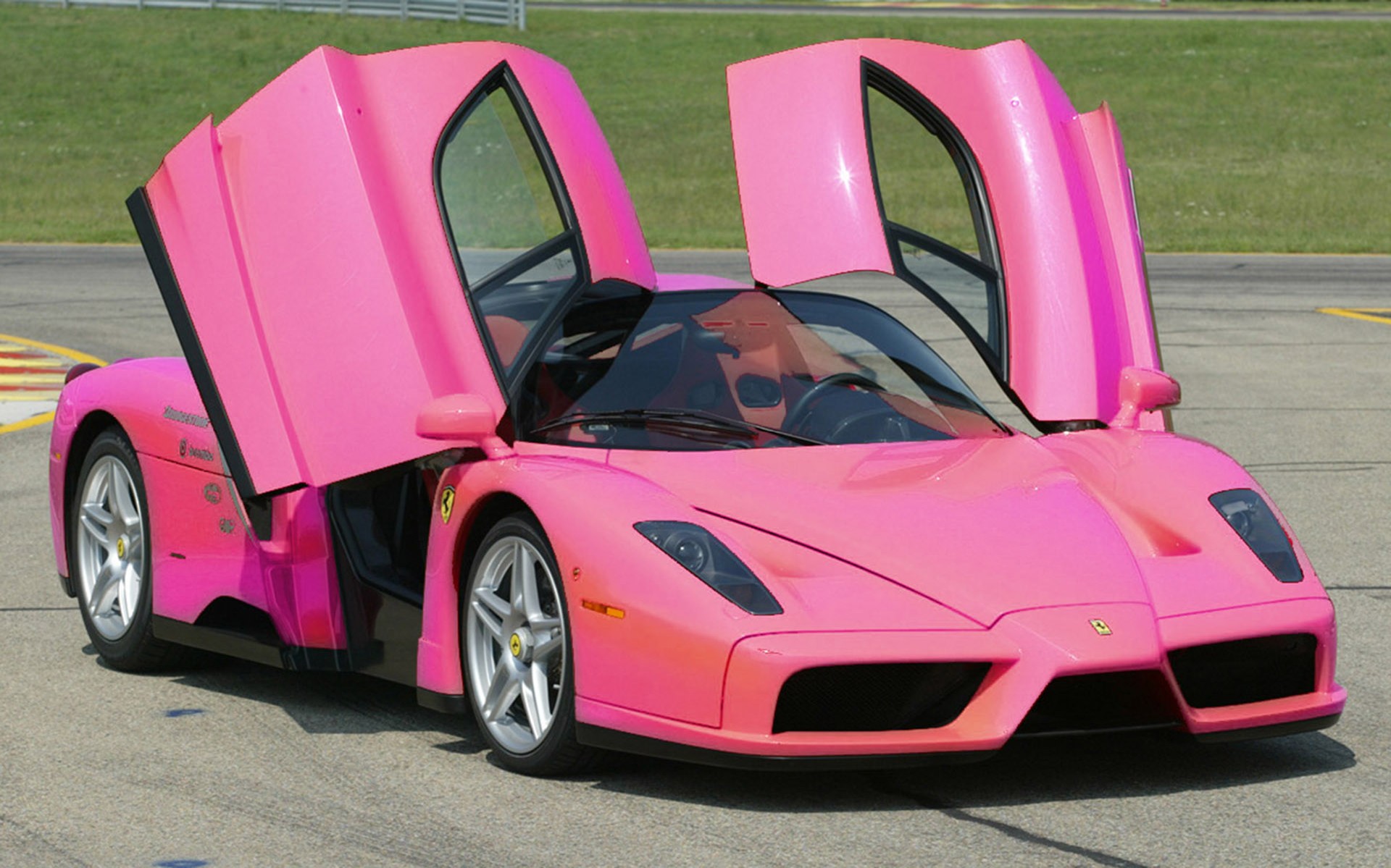 Δεν πρόκειται να δεις ροζ Ferrari… ΠΟΤΕ!