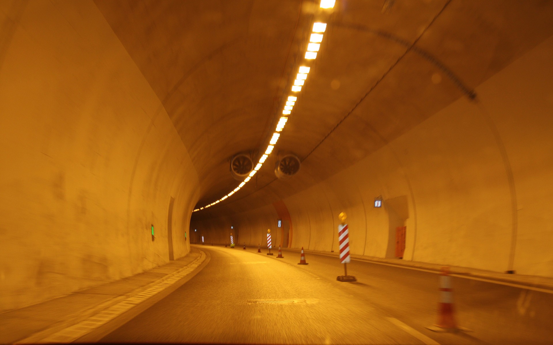 Οδηγώντας σε τούνελ: Τι πρέπει να προσέξουμε