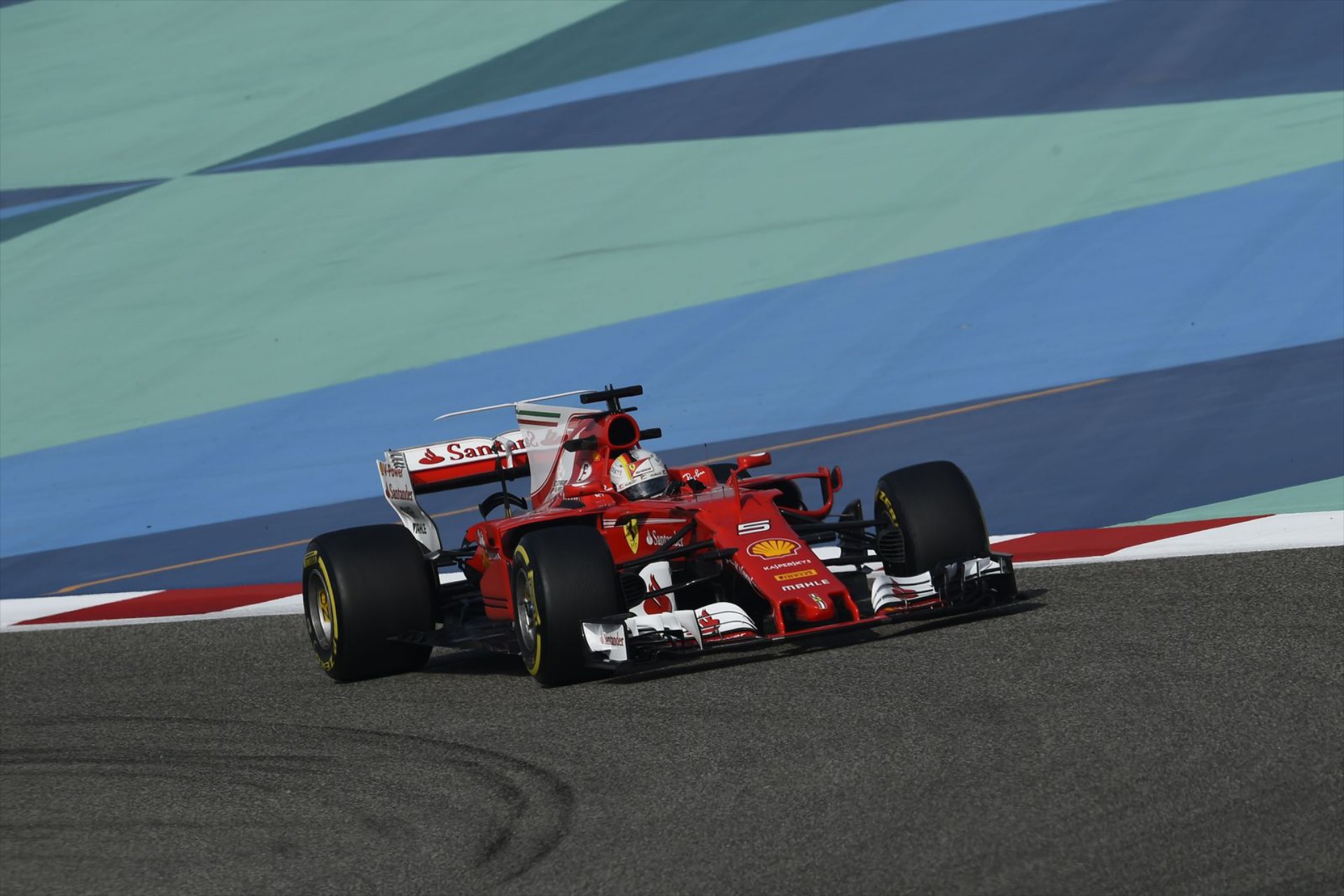 F1: Τροποποίησε το «εύκαμπτο» πάτωμα η Ferrari 