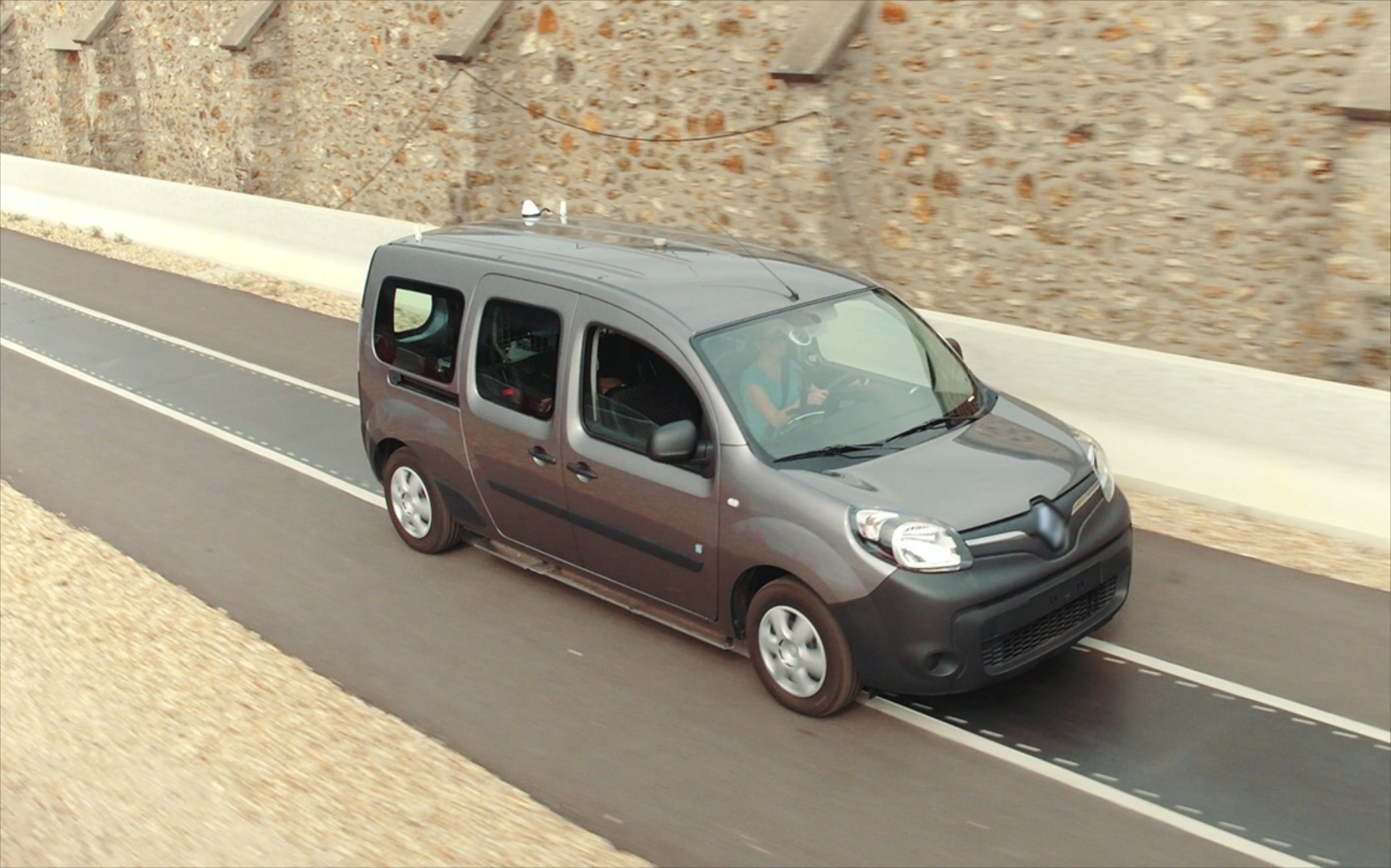 Ασύρματη φόρτιση μπαταριών εν κινήσει!