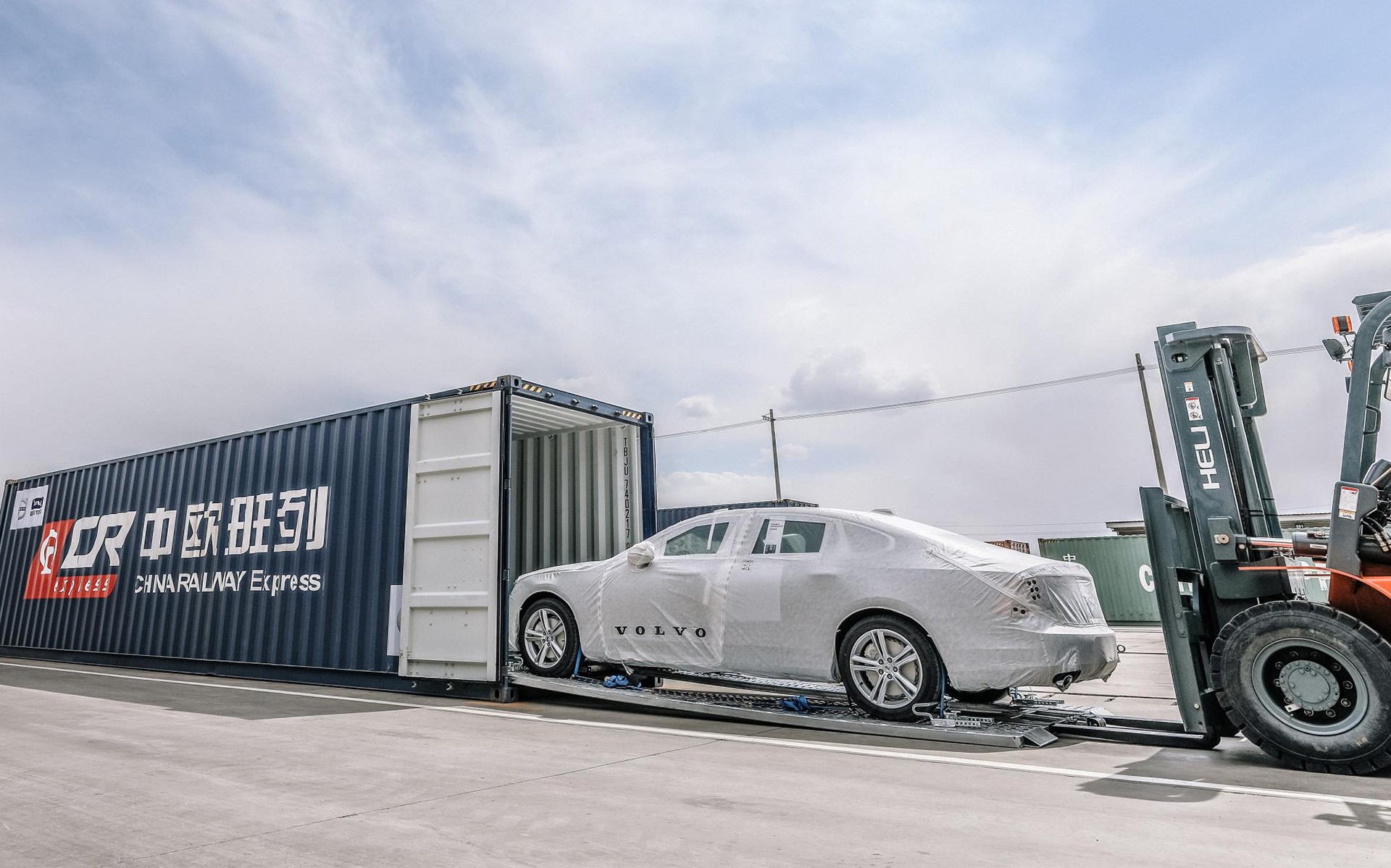 Τα Volvo S90 από την Κίνα στην Ευρώπη με τρένο!