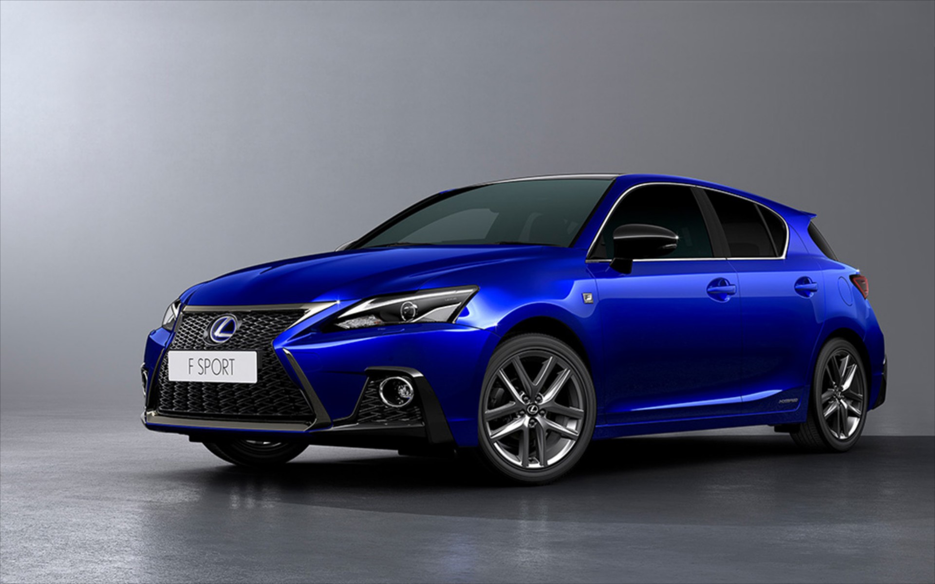 Φρεσκάρισμα και νέες τεχνολογίες για το Lexus CT 200h